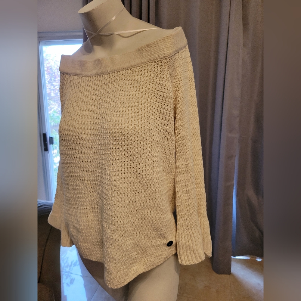 Off-shoulder sweater